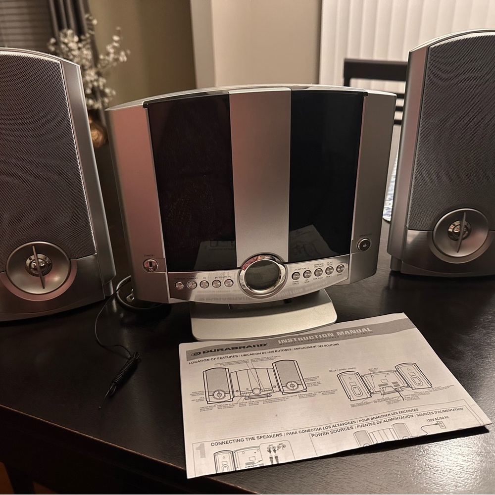Durabrand Radio/ CD Player With Speakers HM3817DT